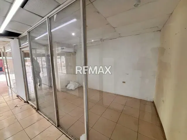 Local comercial en venta C.C Anis Richani - 2