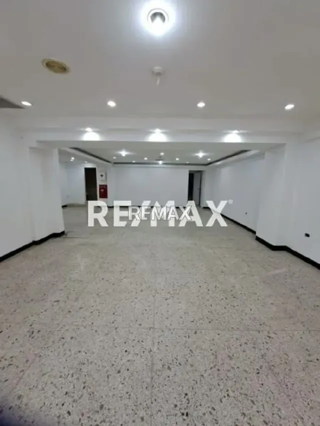 En Venta Local Comercial Avenida 7ma, - 4