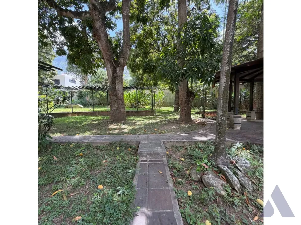Se vende casa 1500m2 Los Chorros 1993 - 4