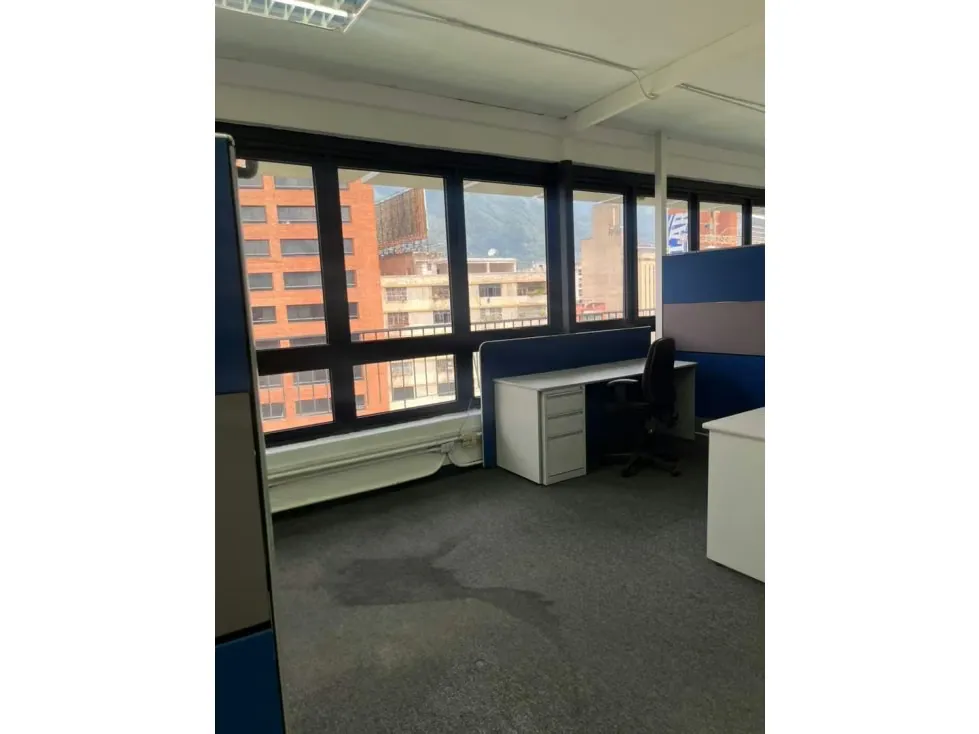 Oficina en alquiler 142m², El Rosal - 2