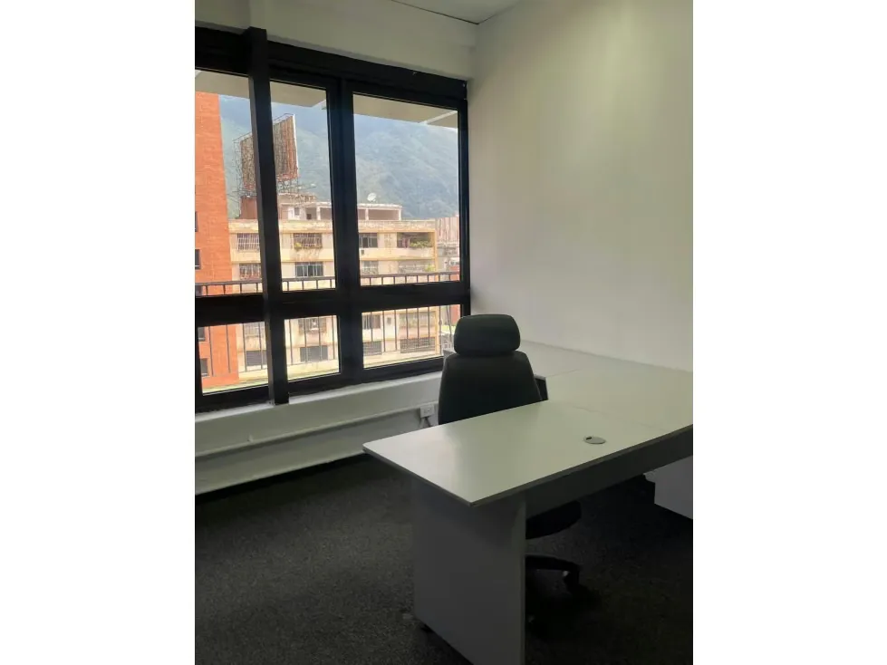 Oficina en alquiler 142m², El Rosal - 4