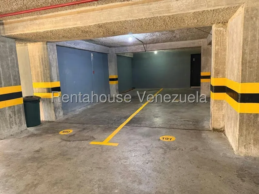 Apartamento (Penthouse) en Venta en Las Esmeraldas, Distrito Metropolitano - 20
