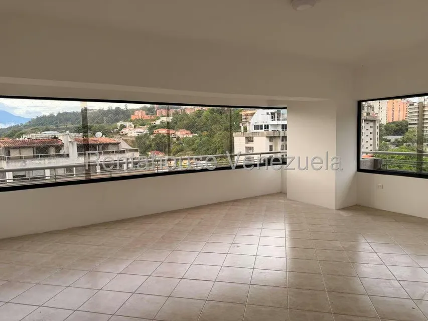 Apartamento (Penthouse) en Venta en Las Esmeraldas, Distrito Metropolitano - 4