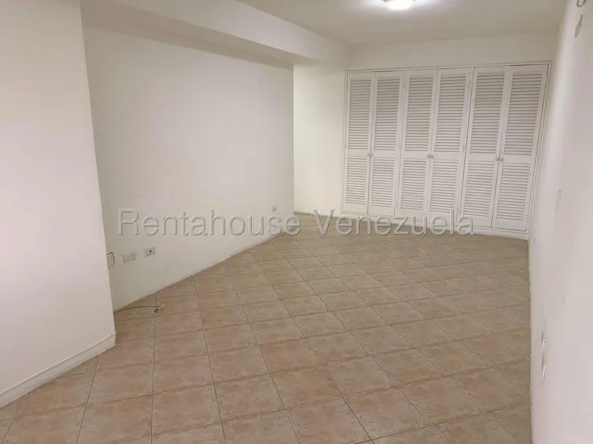 Apartamento (Penthouse) en Venta en Las Esmeraldas, Distrito Metropolitano - 6