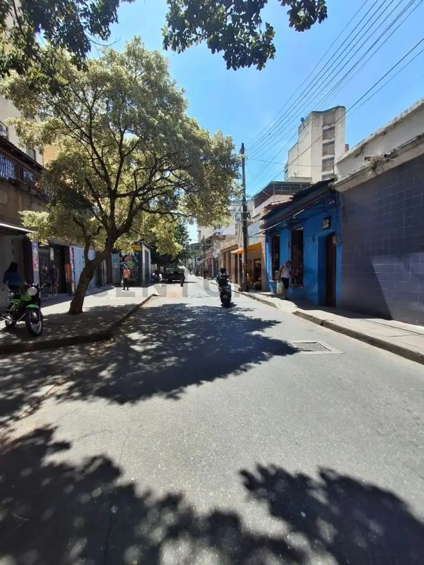 Terreno en venta en La Concordia, Parroquia Santa Teresa, Caracas. 322 USD x m²