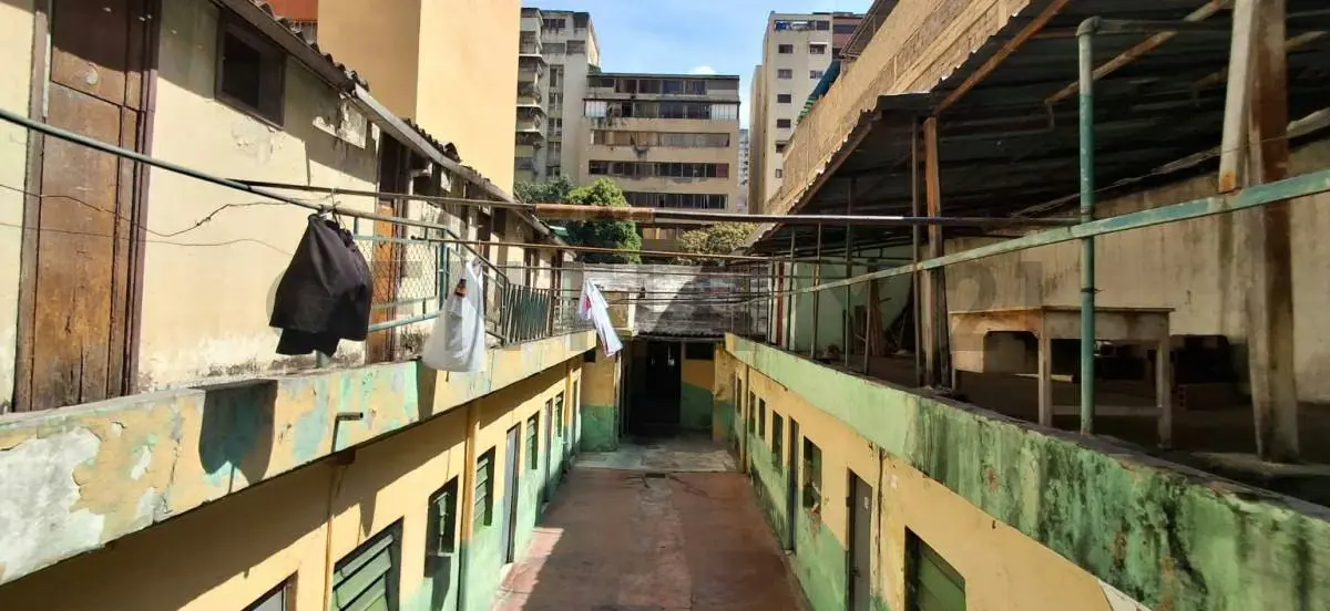 Terreno en venta en La Concordia, Parroquia Santa Teresa, Caracas. 322 USD x m² - 14