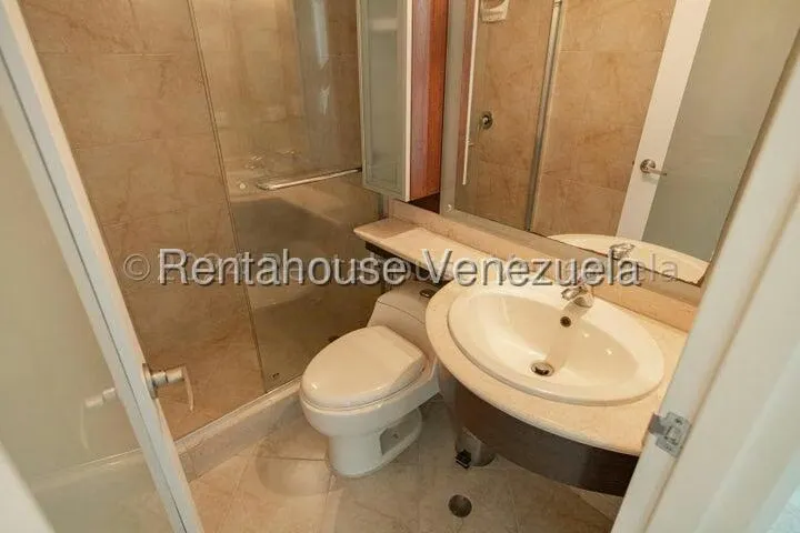 Apartamento (1 Nivel) en Alquiler en Lomas de Las Mercedes, Distrito Metropolitano - 29