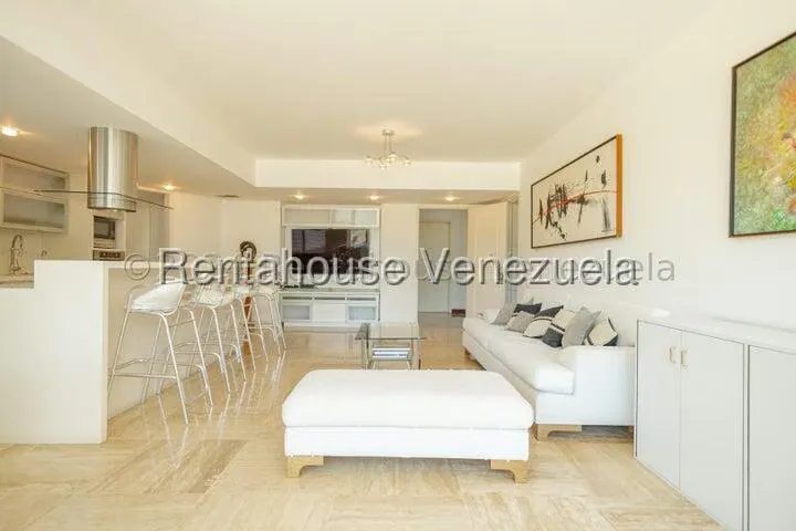 Apartamento (1 Nivel) en Alquiler en Lomas de Las Mercedes, Distrito Metropolitano - 4