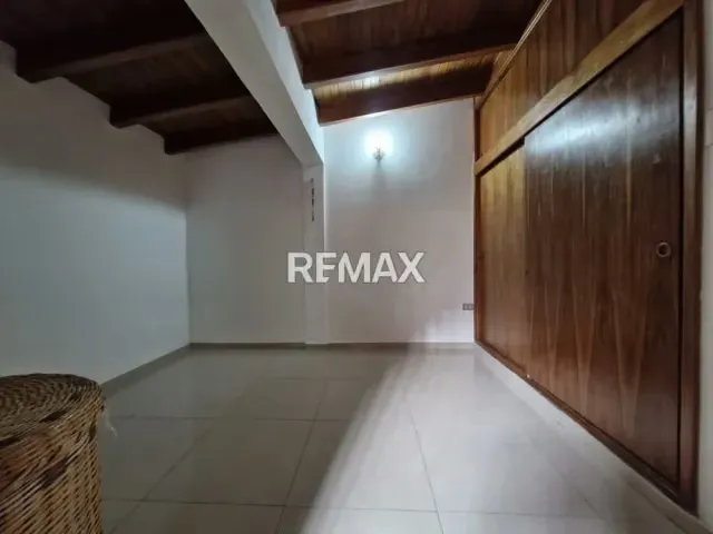 Se vende casa en urb carolina, en la av Libertador (punto de referencia pasando el hotel las lomas) - 7