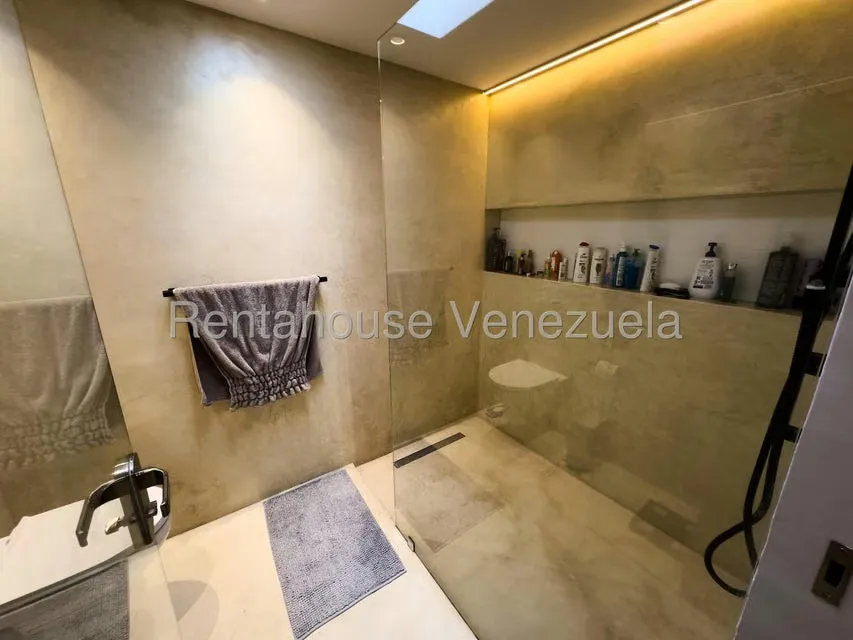 Apartamento (1 Nivel) en Venta en La Boyera, Distrito Metropolitano - 33