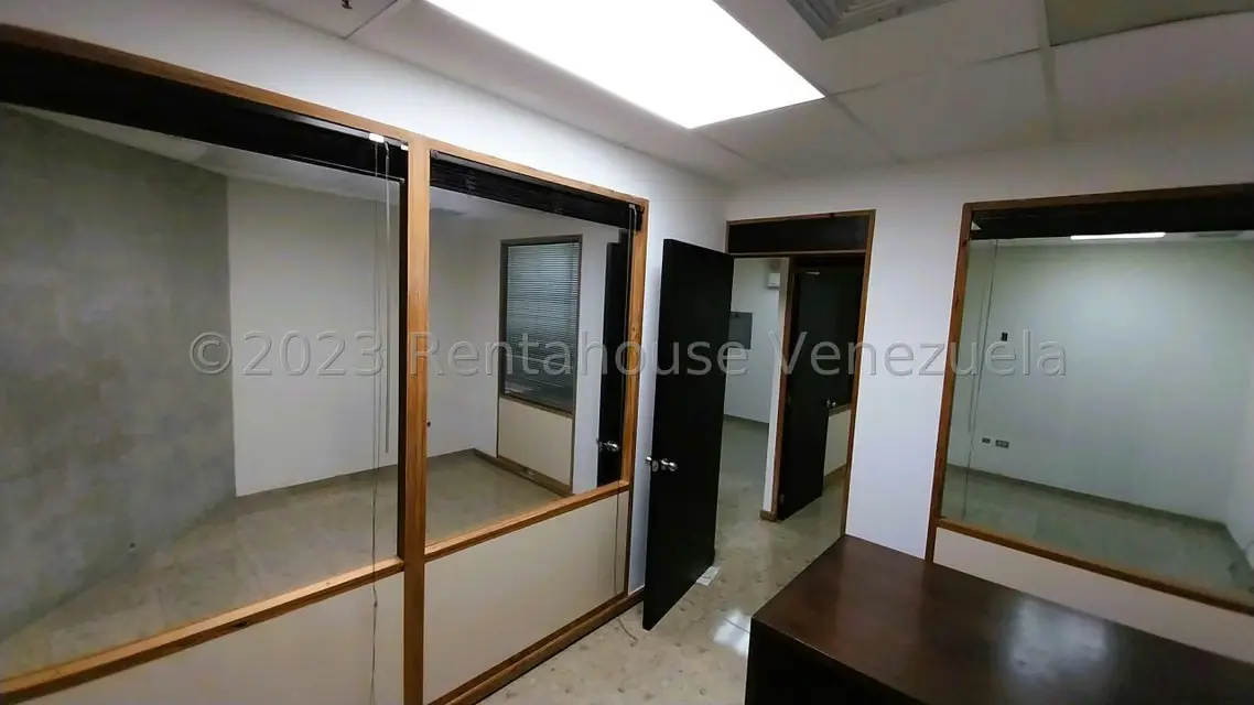 Oficina en Venta en Prados del Este, Distrito Metropolitano - 16