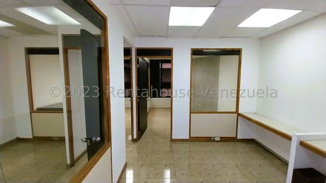 Oficina en Venta en Prados del Este, Distrito Metropolitano - 3
