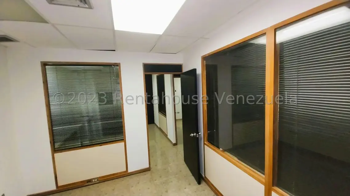 Oficina en Venta en Prados del Este, Distrito Metropolitano - 7