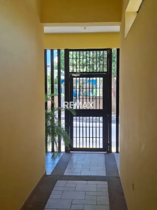 EN VENTA APARTAMENTO RESIDENCIAS DANAL BEACH, PORLAMAR - 2