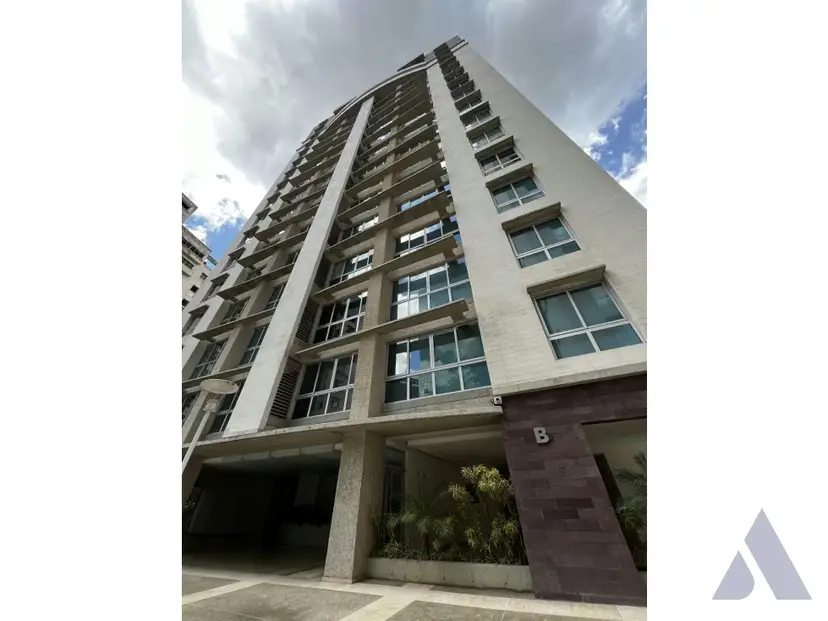 Alquilo apartamento amoblado 120m2 Campo Alegre 4884