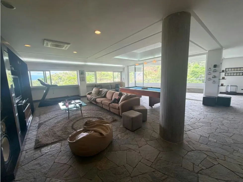 Se Vende Town House Alto Hatillo 5H +S/ 7B + S/ 4P - 23
