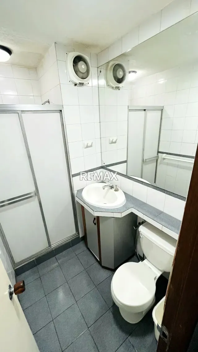 SE VENDE APARTAMENTO EN CHACAO - 5
