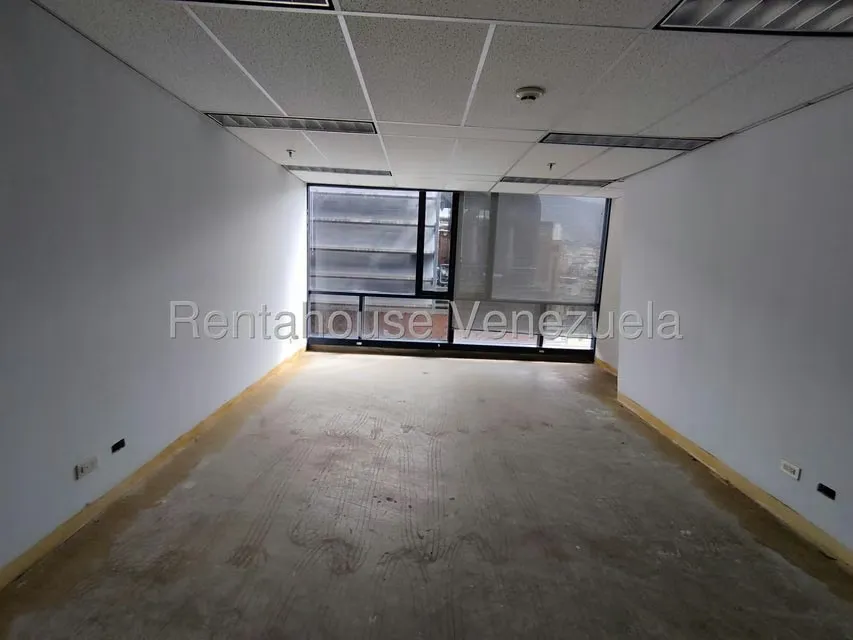 Oficina en Alquiler en Plaza Venezuela, Distrito Metropolitano - 15