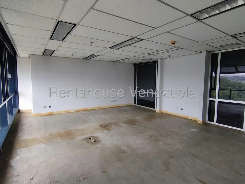 Oficina en Alquiler en Plaza Venezuela, Distrito Metropolitano - 37