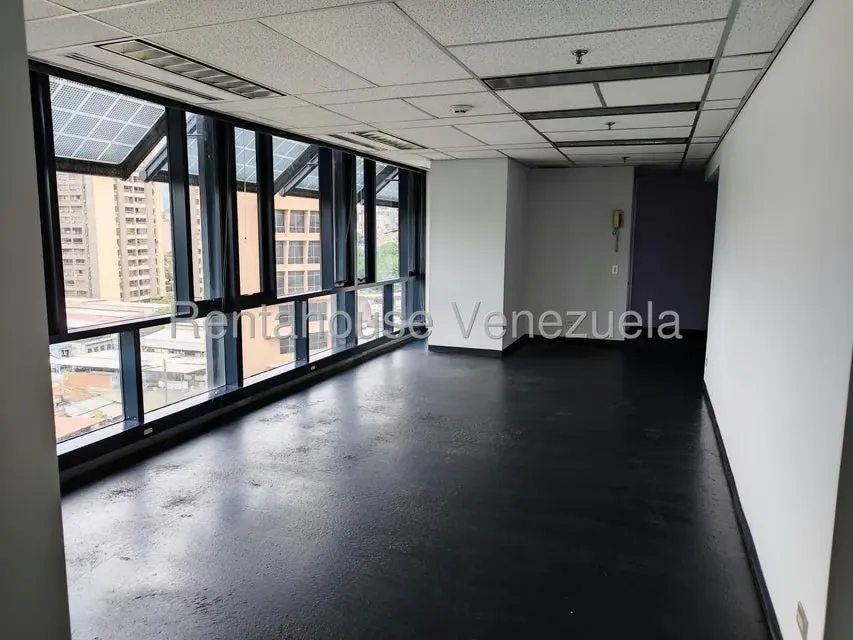 Oficina en Alquiler en Plaza Venezuela, Distrito Metropolitano - 44