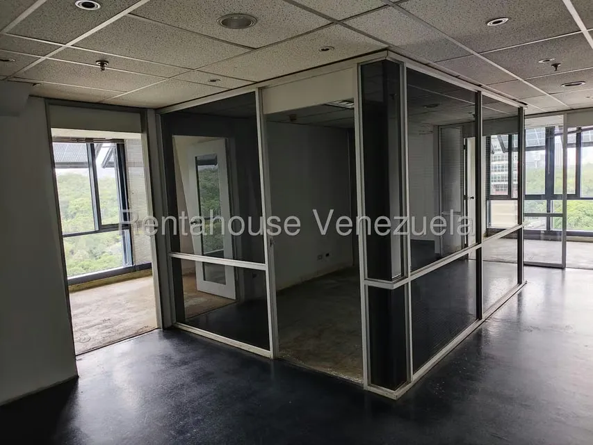Oficina en Alquiler en Plaza Venezuela, Distrito Metropolitano - 46