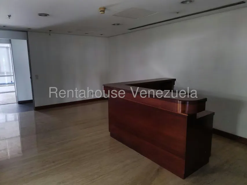 Oficina en Alquiler en Plaza Venezuela, Distrito Metropolitano - 49