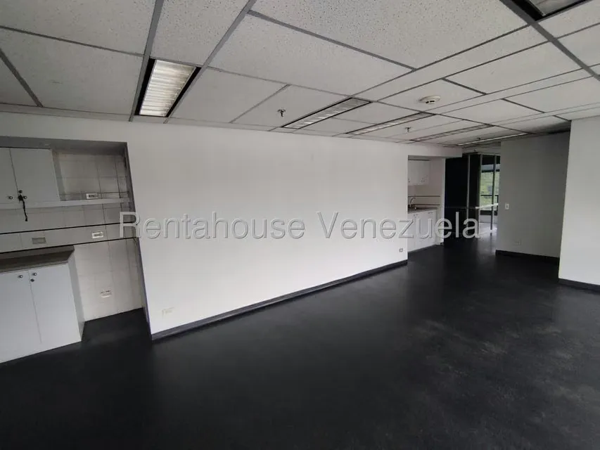 Oficina en Alquiler en Plaza Venezuela, Distrito Metropolitano - 5