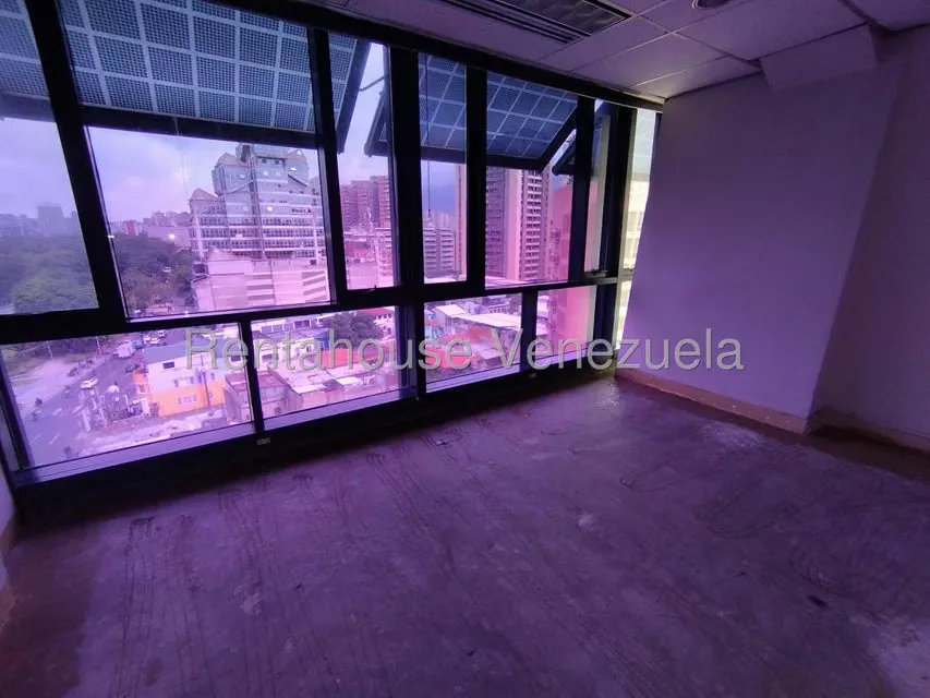 Oficina en Alquiler en Plaza Venezuela, Distrito Metropolitano - 7