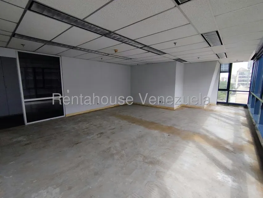 Oficina en Alquiler en Plaza Venezuela, Distrito Metropolitano - 9