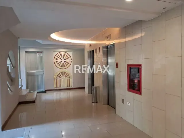 Amplio y Cómodo Apartamento en Alquiler Amoblado, ubicado en la Urbanización La Viña, Residencias Isla Dorada - 5
