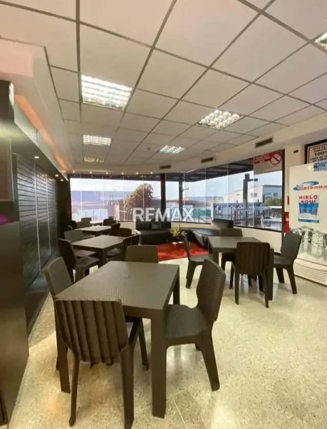 Local de 256 m² en ubicacion estrategica a pie de av. 9 la Mata - Cabudare - 2