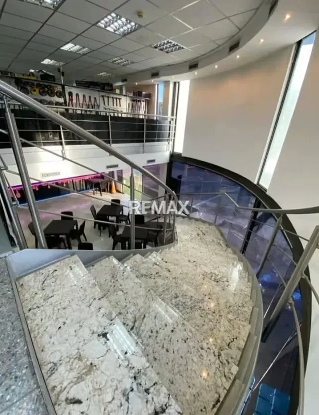 Local de 256 m² en ubicacion estrategica a pie de av. 9 la Mata - Cabudare - 7