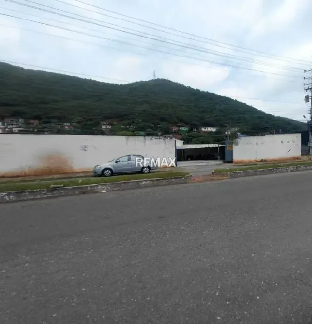 Venta amplio terreno 2000mts. en la Urbanizacion Rancho Grande