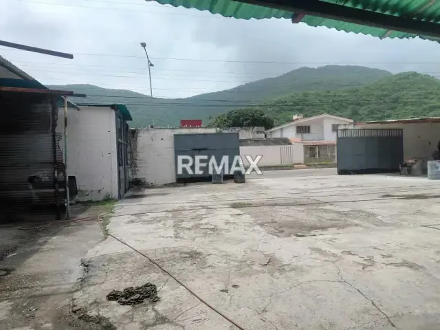 Venta amplio terreno 2000mts. en la Urbanizacion Rancho Grande - 12