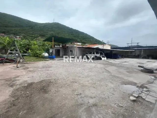 Venta amplio terreno 2000mts. en la Urbanizacion Rancho Grande - 17