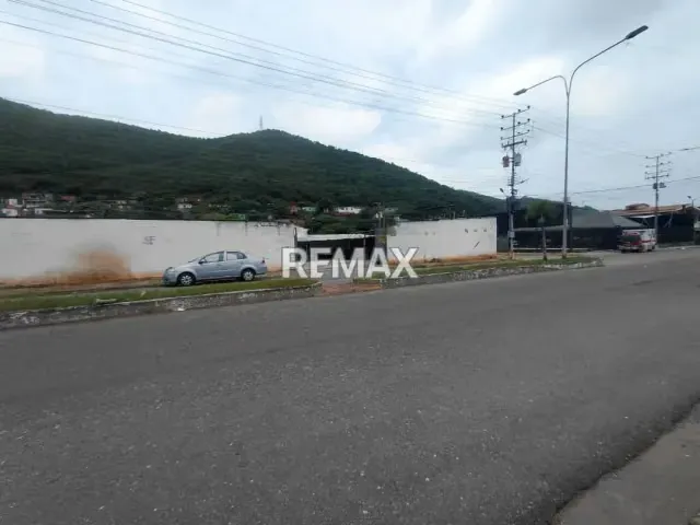 Venta amplio terreno 2000mts. en la Urbanizacion Rancho Grande - 3
