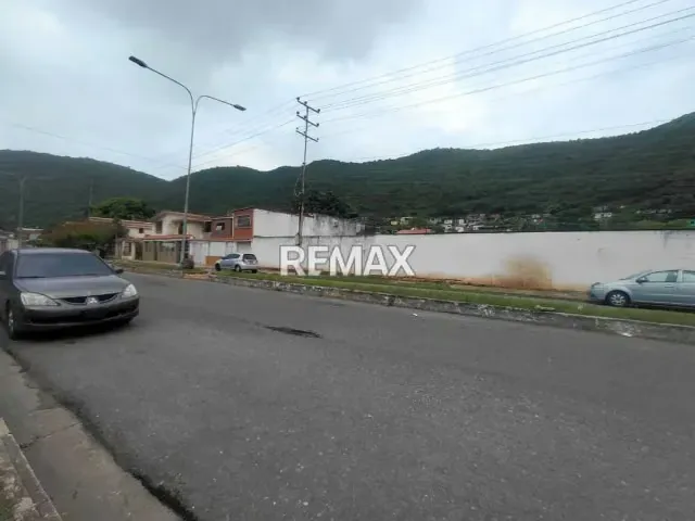 Venta amplio terreno 2000mts. en la Urbanizacion Rancho Grande - 4