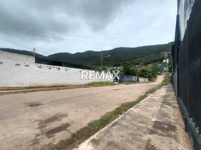 Venta amplio terreno 2000mts. en la Urbanizacion Rancho Grande - 10