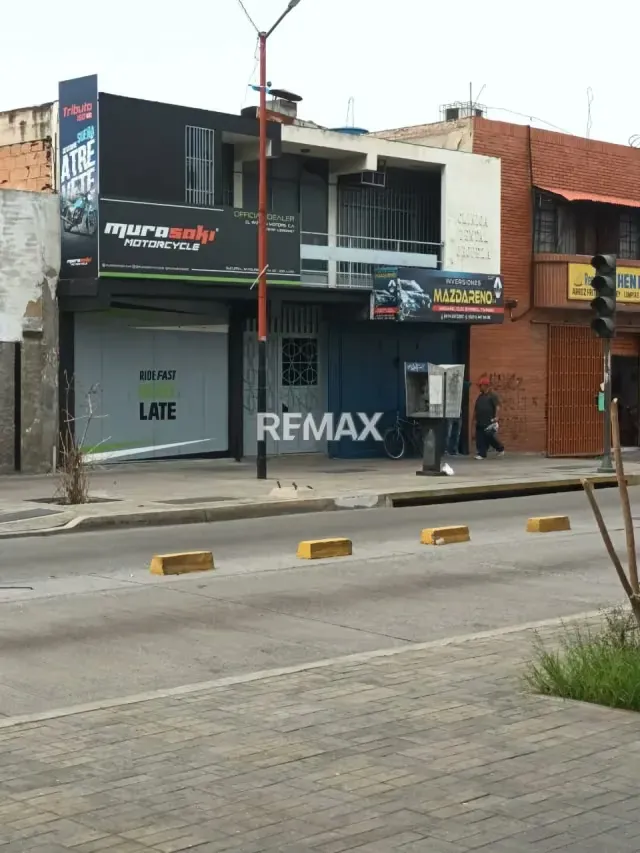 Se alquila Amplia Oficina Espacio Comercial Multiuso en Av. 20 Centro Barquisimeto - 6