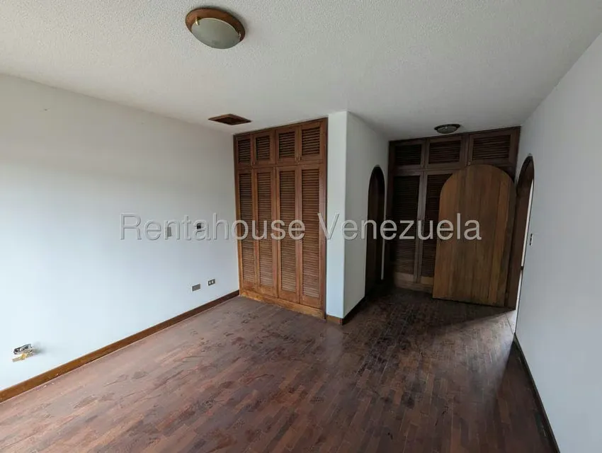 Casa (Colonial) en Venta en Cerro Verde, Distrito Metropolitano - 23