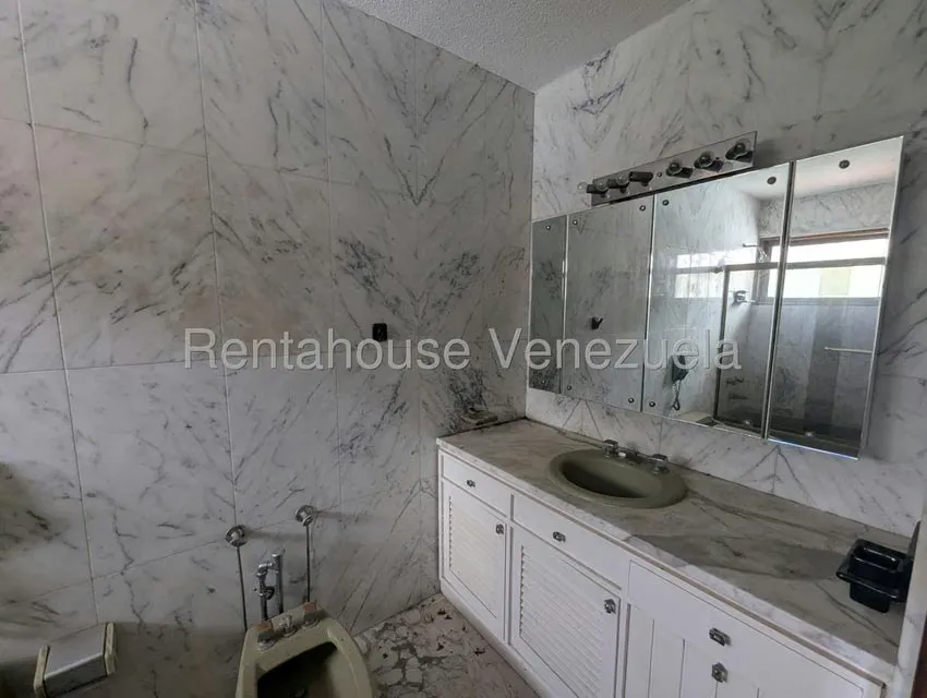 Casa (Colonial) en Venta en Cerro Verde, Distrito Metropolitano - 33