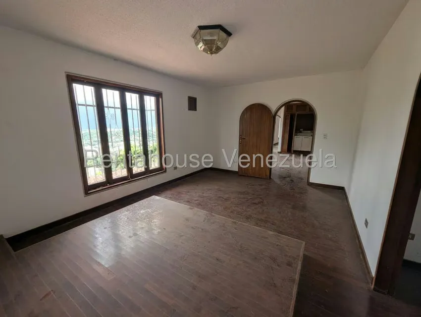 Casa (Colonial) en Venta en Cerro Verde, Distrito Metropolitano - 35