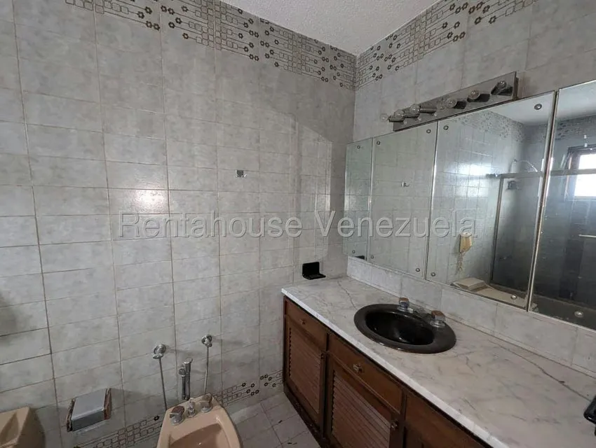 Casa (Colonial) en Venta en Cerro Verde, Distrito Metropolitano - 37