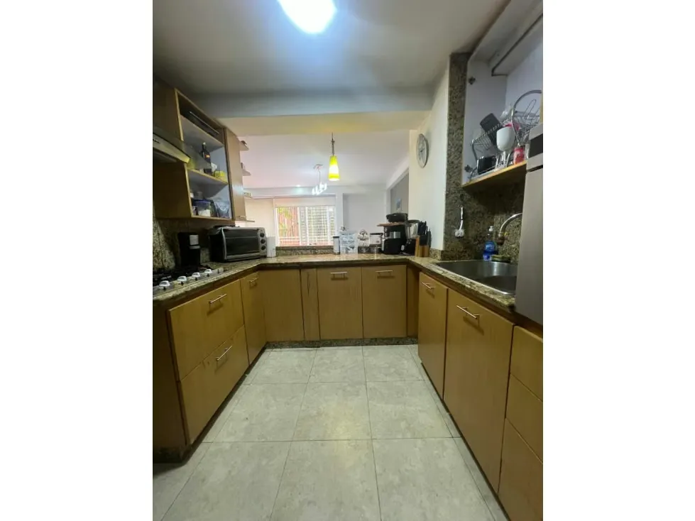 SE VENDE APARTAMENTO EN LOMA LINDA - 4