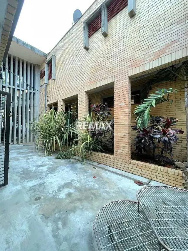 Hermosa Casa en Cumbres de Curumo - 6