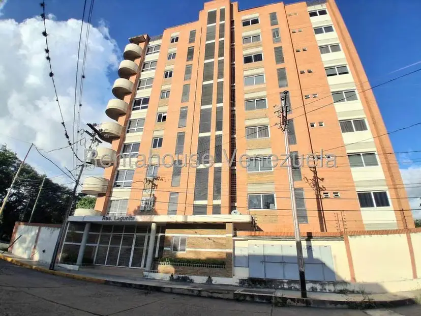 Apartamento (1 Nivel) en Alquiler en Zona Este, Lara