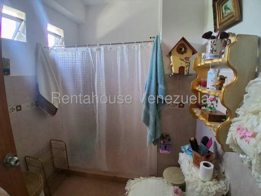 Apartamento (1 Nivel) en Alquiler en Zona Este, Lara - 18