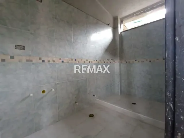Venta Edificio Obra Gris Tres Niveles Calle del Medio Palo Gordo - 10