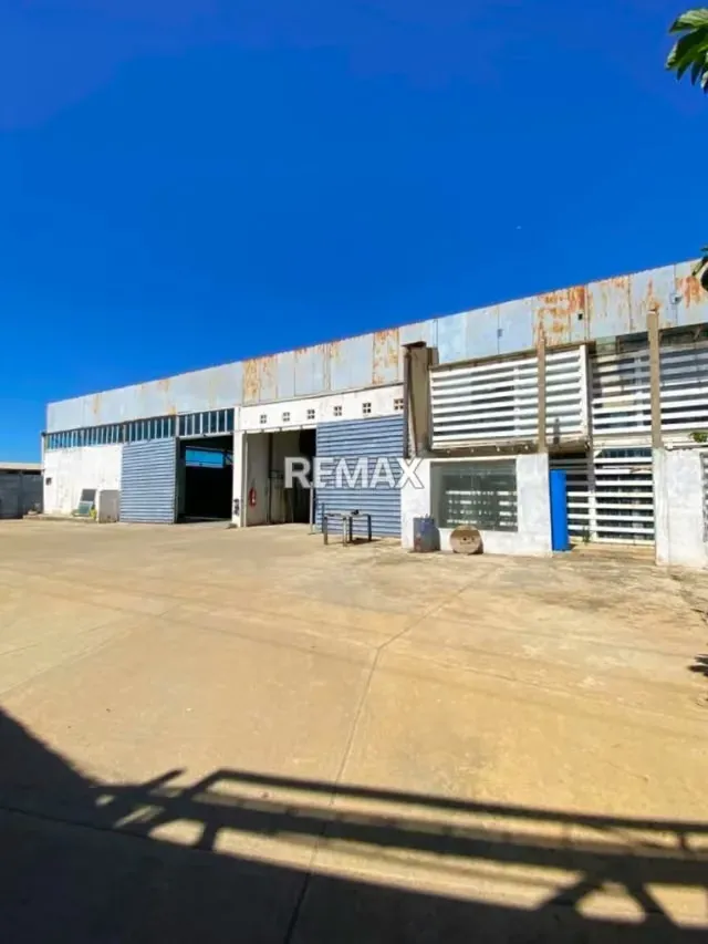 GALPÓN COMERCIAL + TERRENO EN LA AV. JUAN BAUTISTA ARISMENDI, MUNICIPIO GARCÍA, ISLA DE MARGARITA
