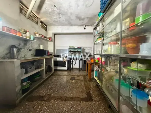VENDO LOCAL CON FONDO DE COMERCIO EN BARQUISIMETO - 9